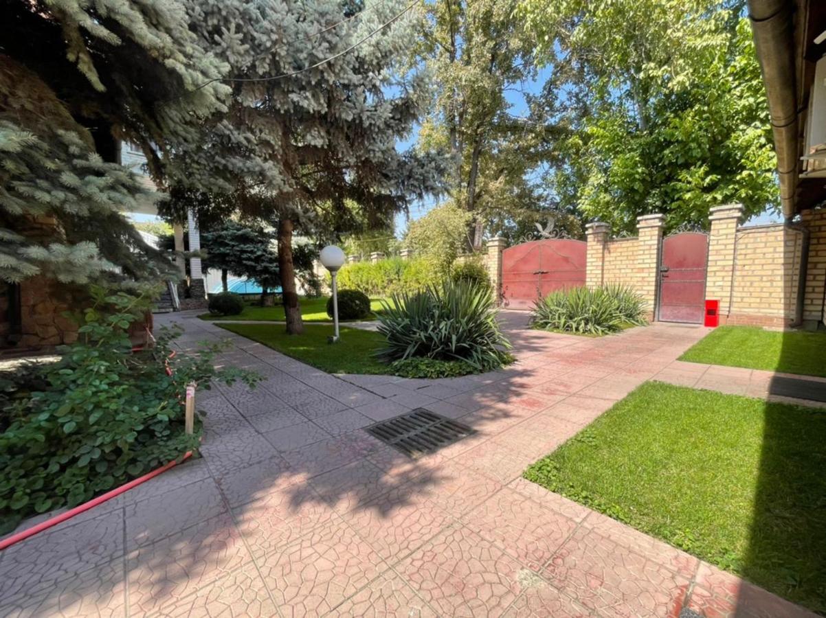 Гостевой Дом Шумкар Азия Guest House Shumkar Asia Bishkek Exteriör bild