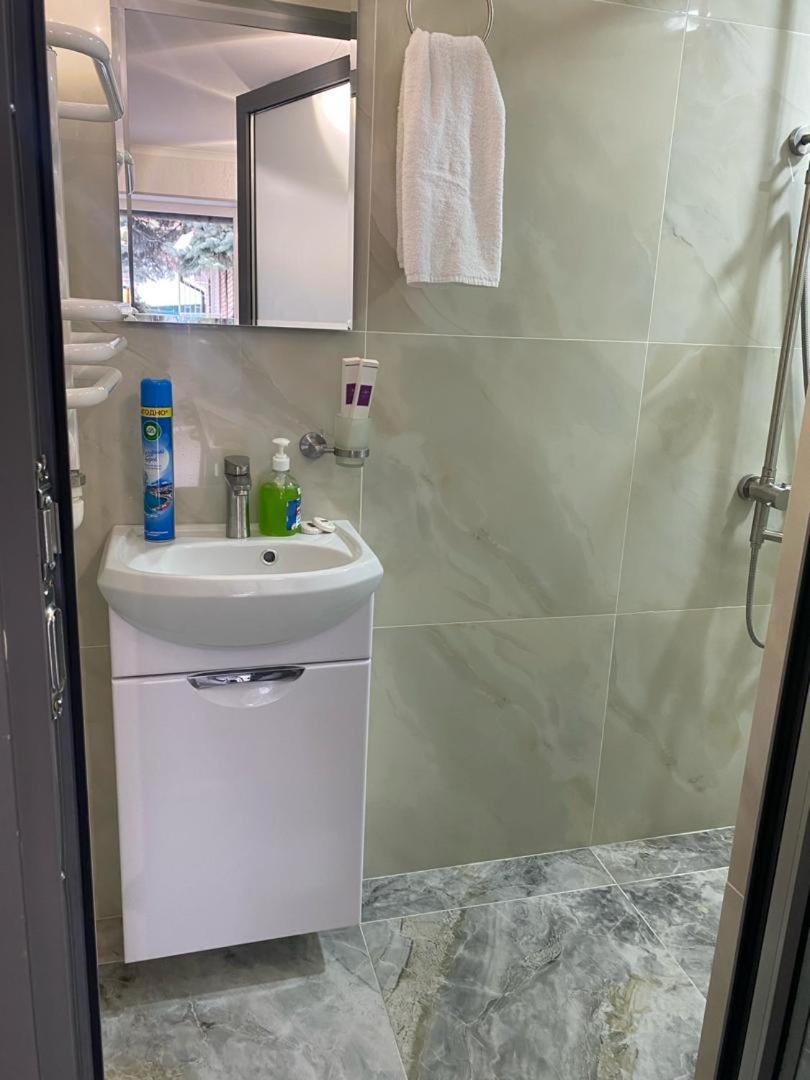 Гостевой Дом Шумкар Азия Guest House Shumkar Asia Bishkek Exteriör bild